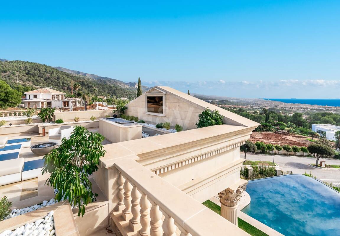 Mansión neoclásica con un toque moderno