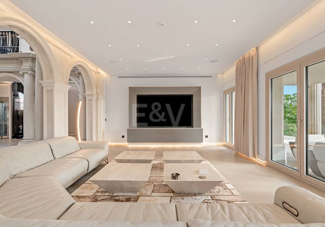 Grand Residence with panoramic sea views in Sierra Blanca