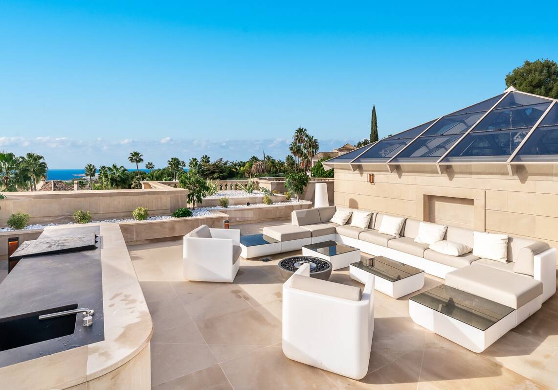 Grand Residence with panoramic sea views in Sierra Blanca