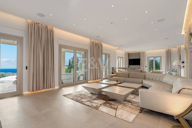 Mansión neoclásica con un toque moderno