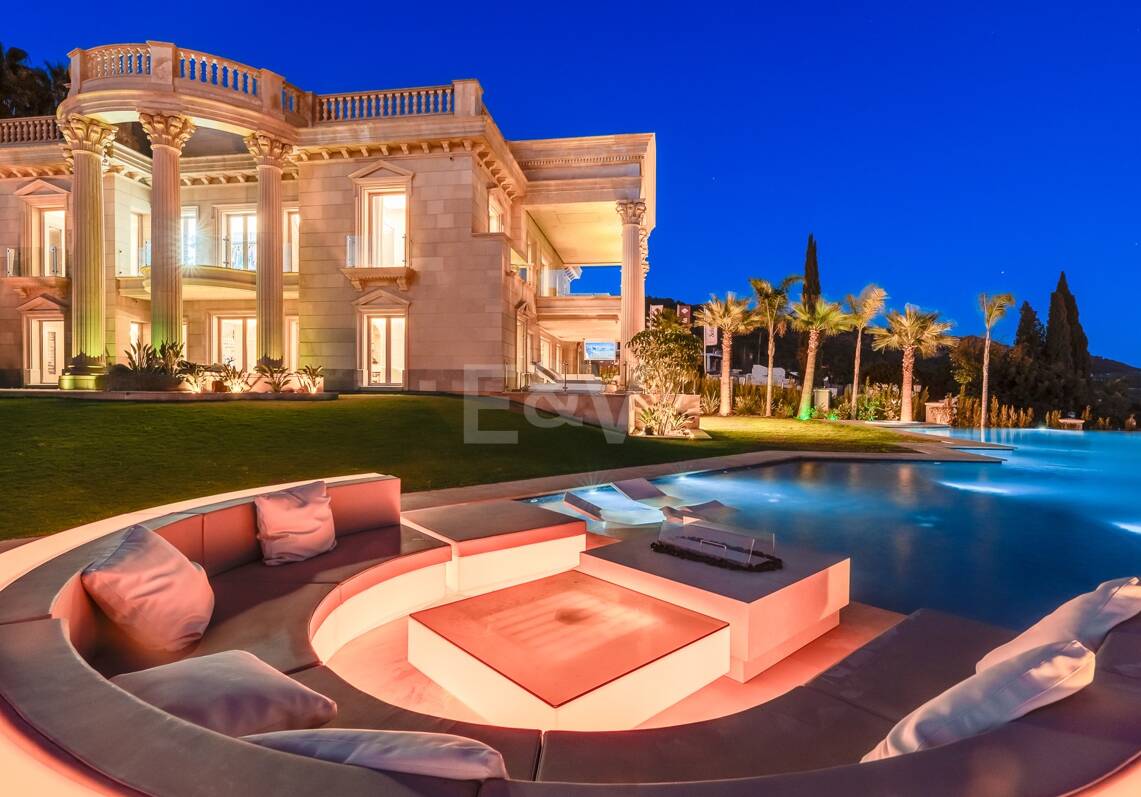 Grand Residence with panoramic sea views in Sierra Blanca