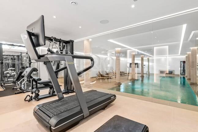 Mansión neoclásica con un toque moderno