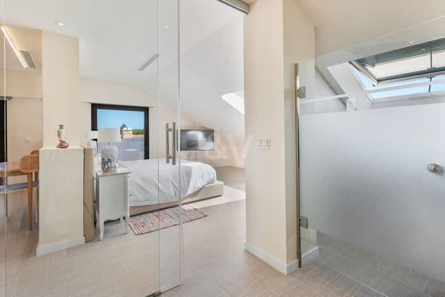Ático Dúplex cerca de la Playa en Marbesa, Marbella Este