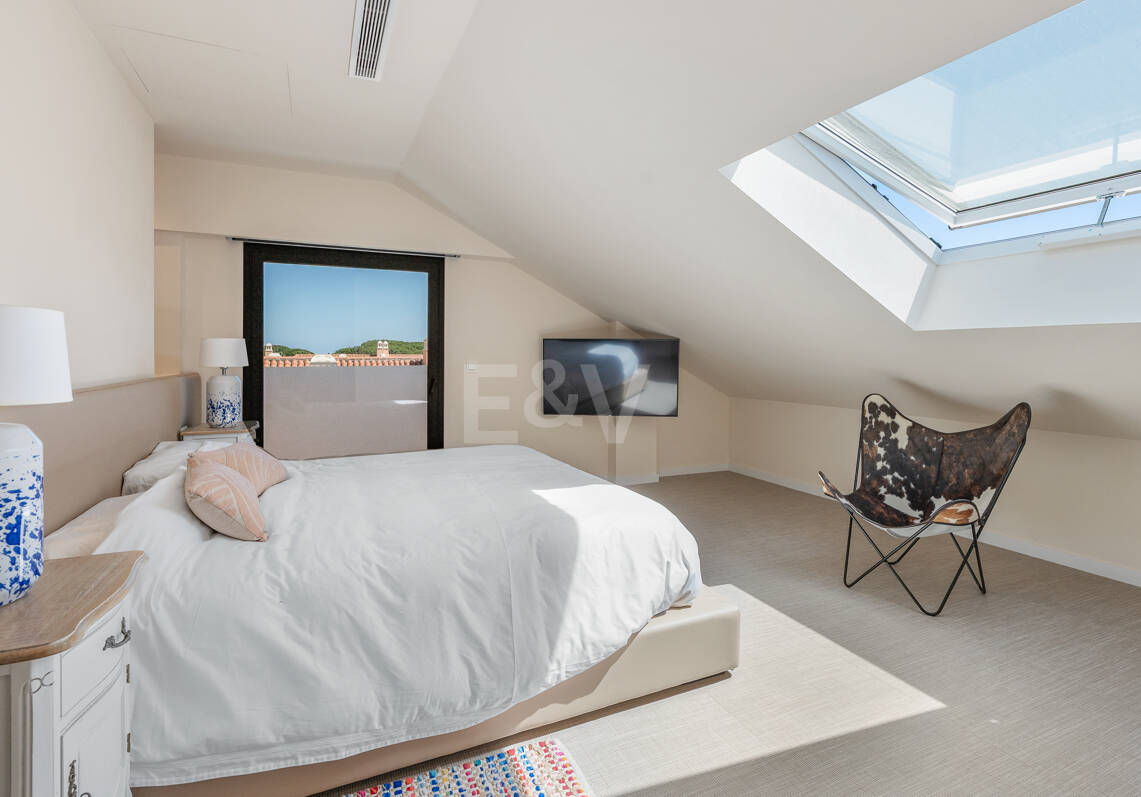 Penthouse en duplex près de la plage à Marbesa, à l'est de Marbella