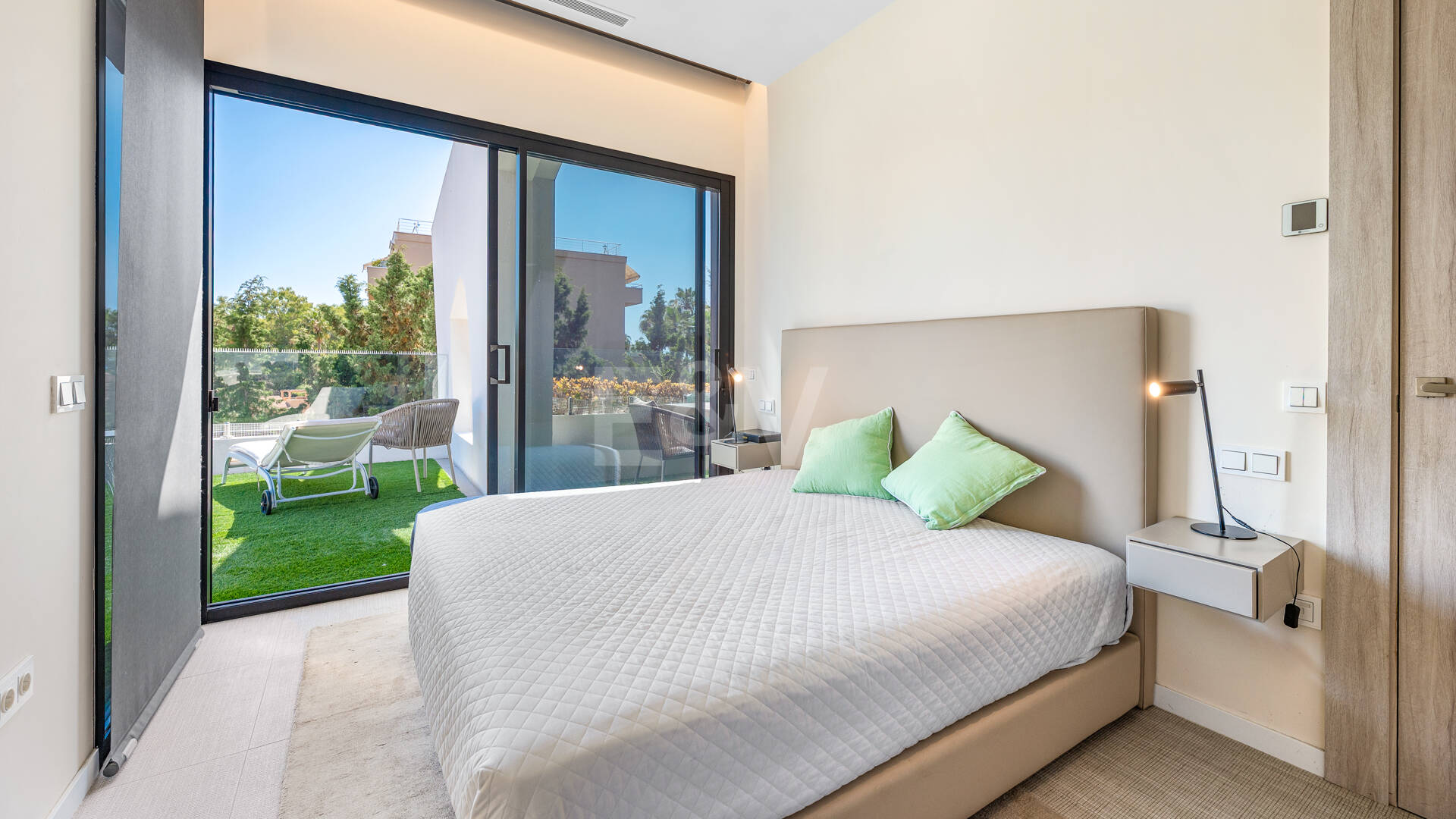 Ático Dúplex cerca de la Playa en Marbesa, Marbella Este
