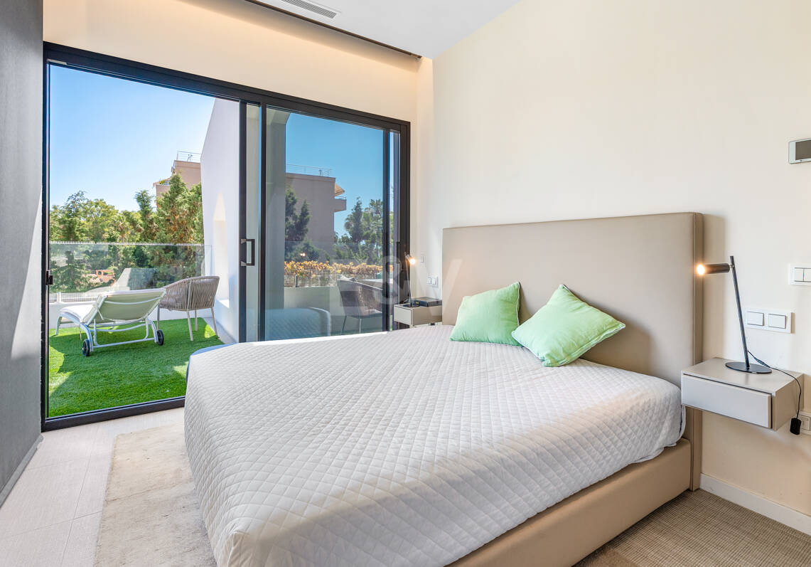 Penthouse en duplex près de la plage à Marbesa, à l'est de Marbella