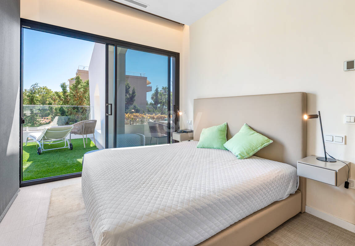 Ático Dúplex cerca de la Playa en Marbesa, Marbella Este