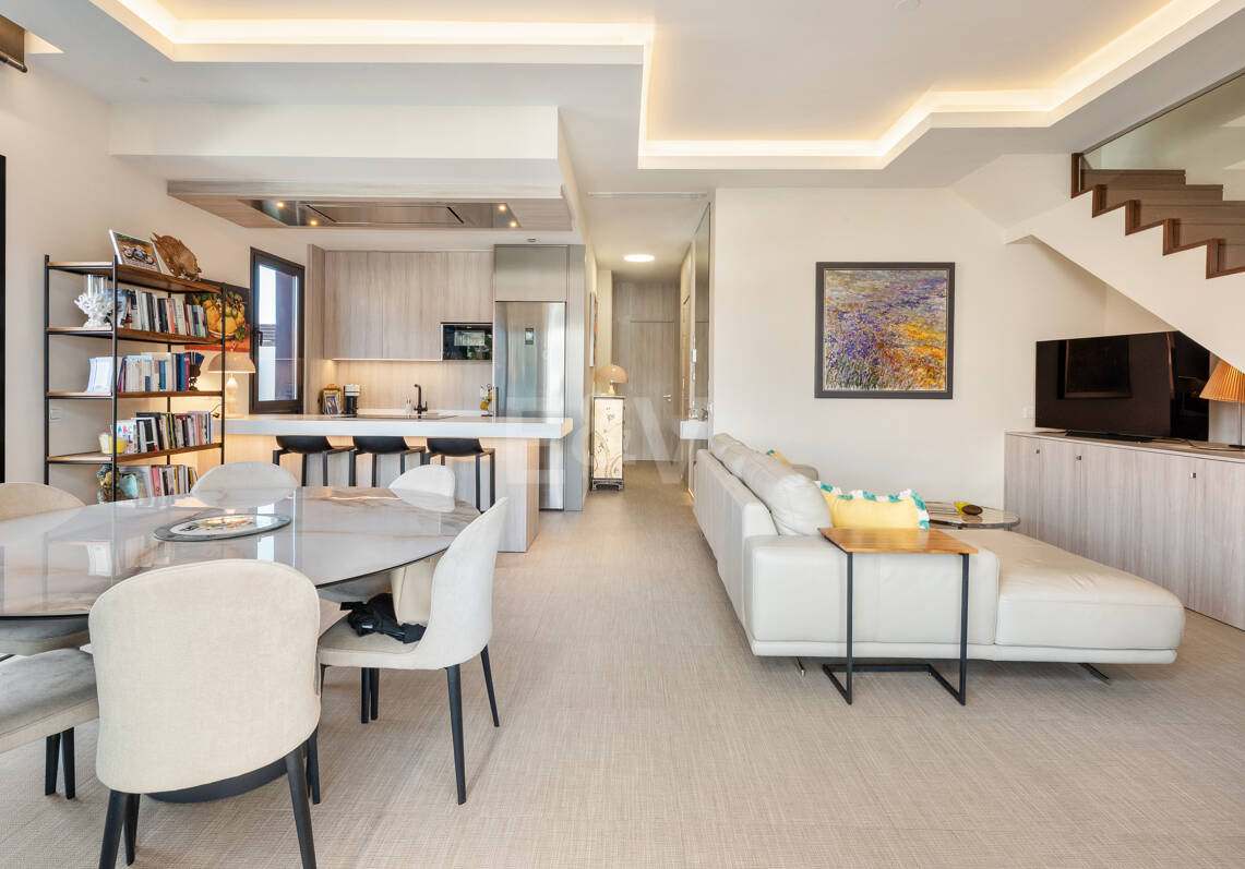Penthouse en duplex près de la plage à Marbesa, à l'est de Marbella