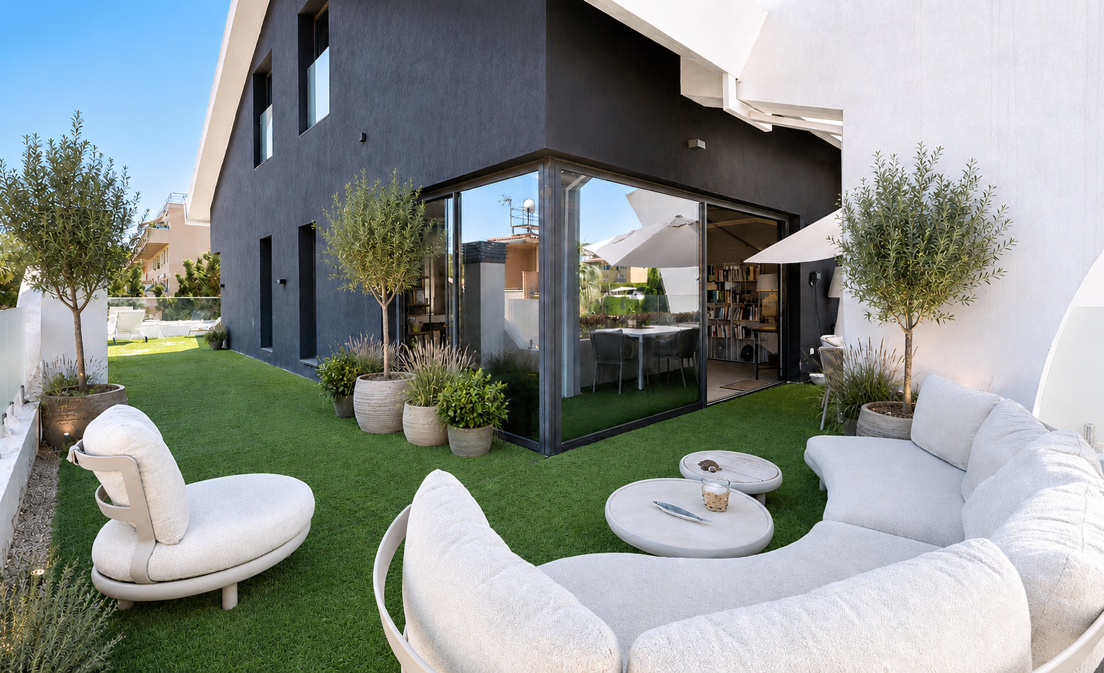 Duplex-takvåning nära stranden i Marbesa, östra Marbella