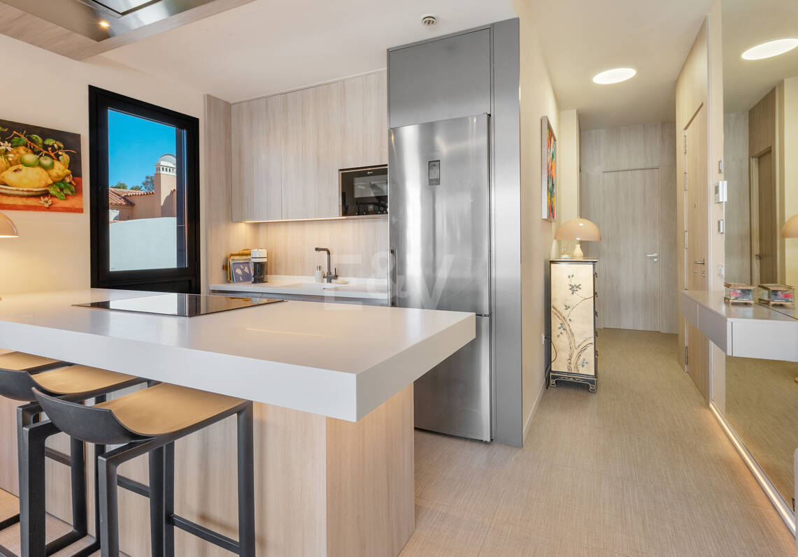 Penthouse en duplex près de la plage à Marbesa, à l'est de Marbella