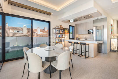 Ático Dúplex cerca de la Playa en Marbesa, Marbella Este