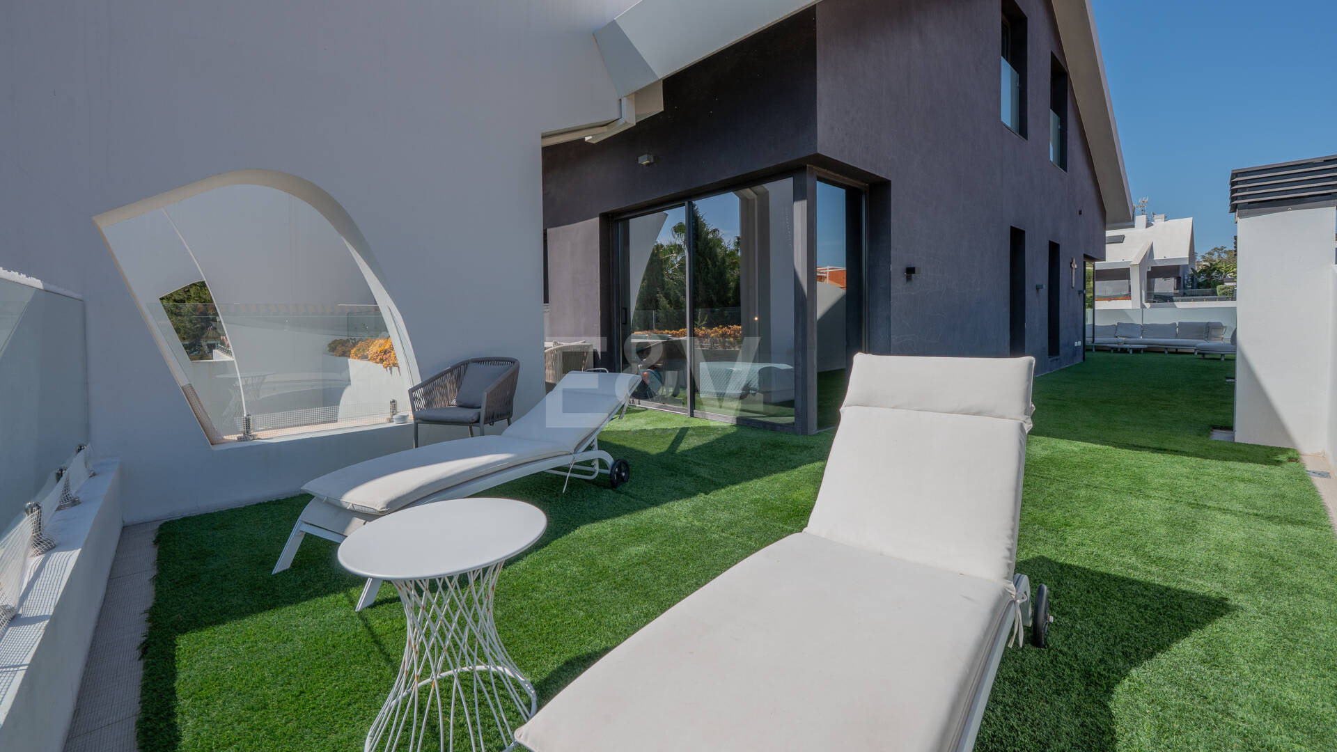 Ático Dúplex cerca de la Playa en Marbesa, Marbella Este