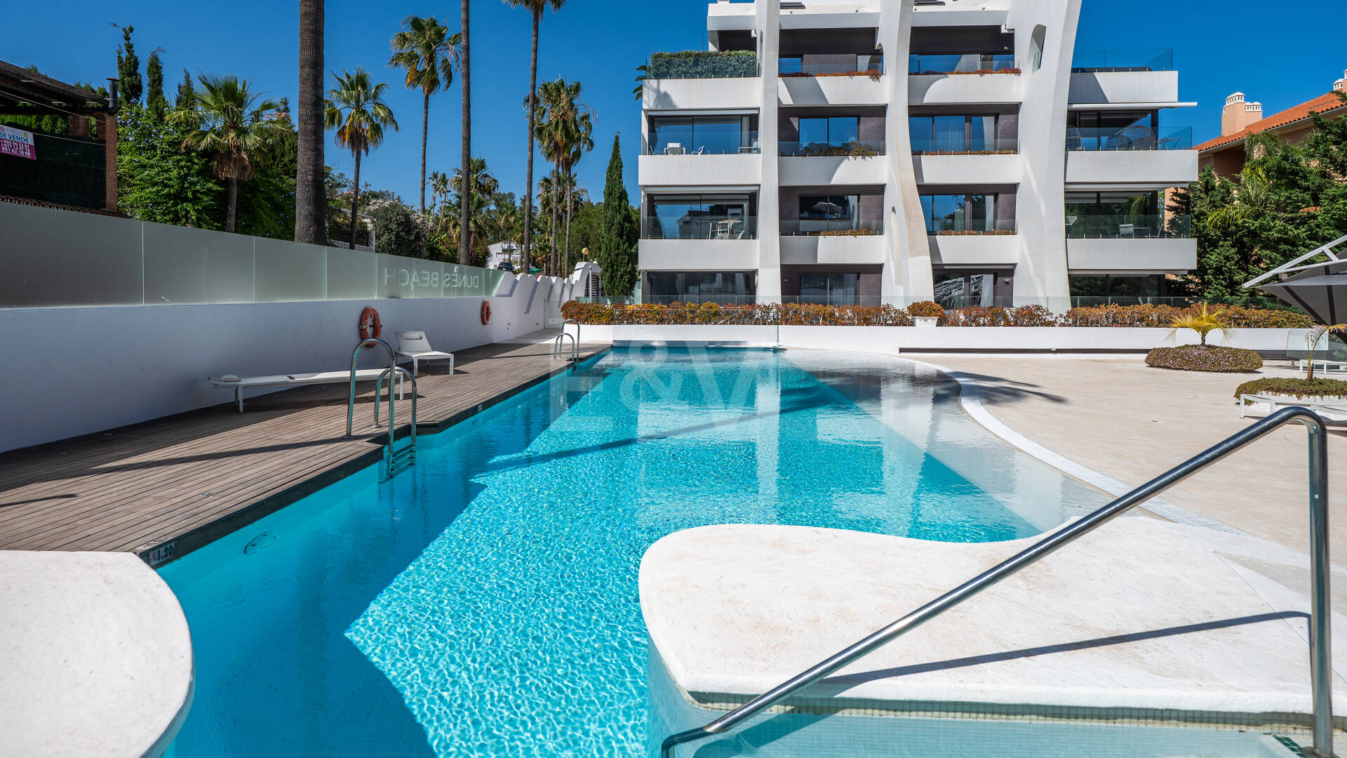 Ático Dúplex cerca de la Playa en Marbesa, Marbella Este
