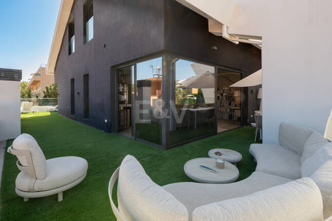 Ático Dúplex cerca de la Playa en Marbesa, Marbella Este