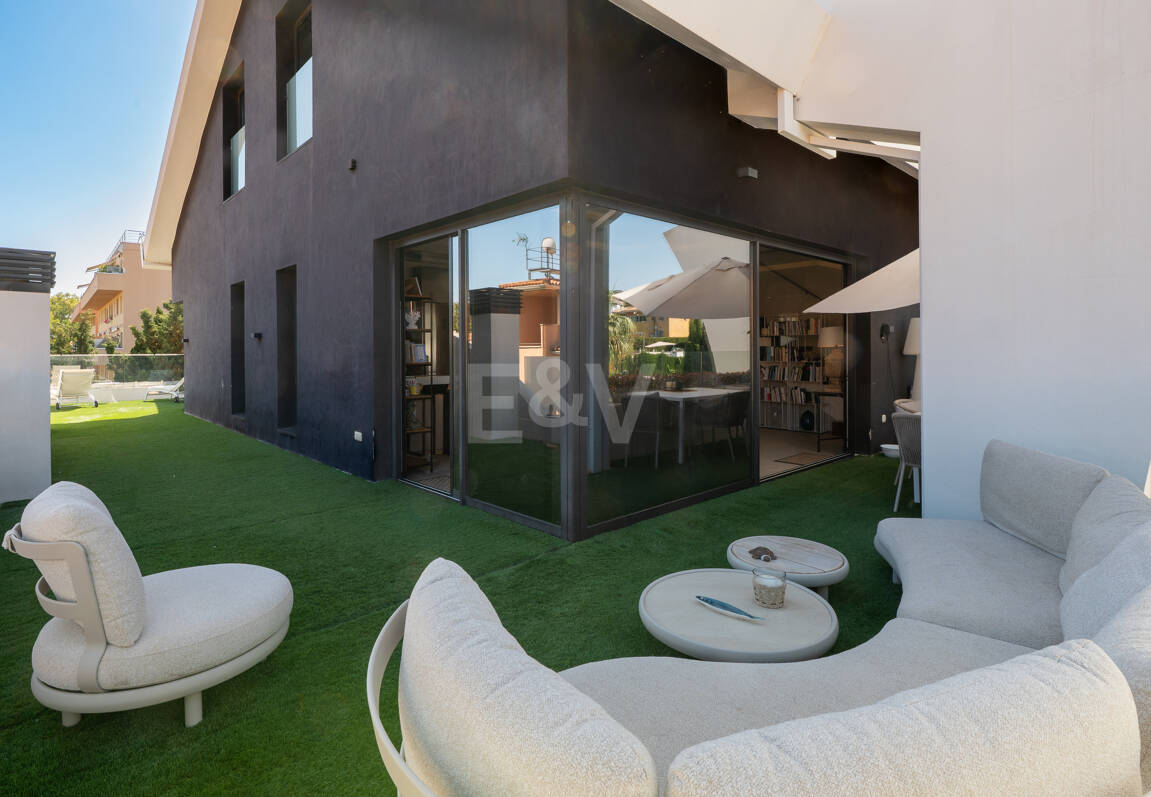 Ático Dúplex cerca de la Playa en Marbesa, Marbella Este