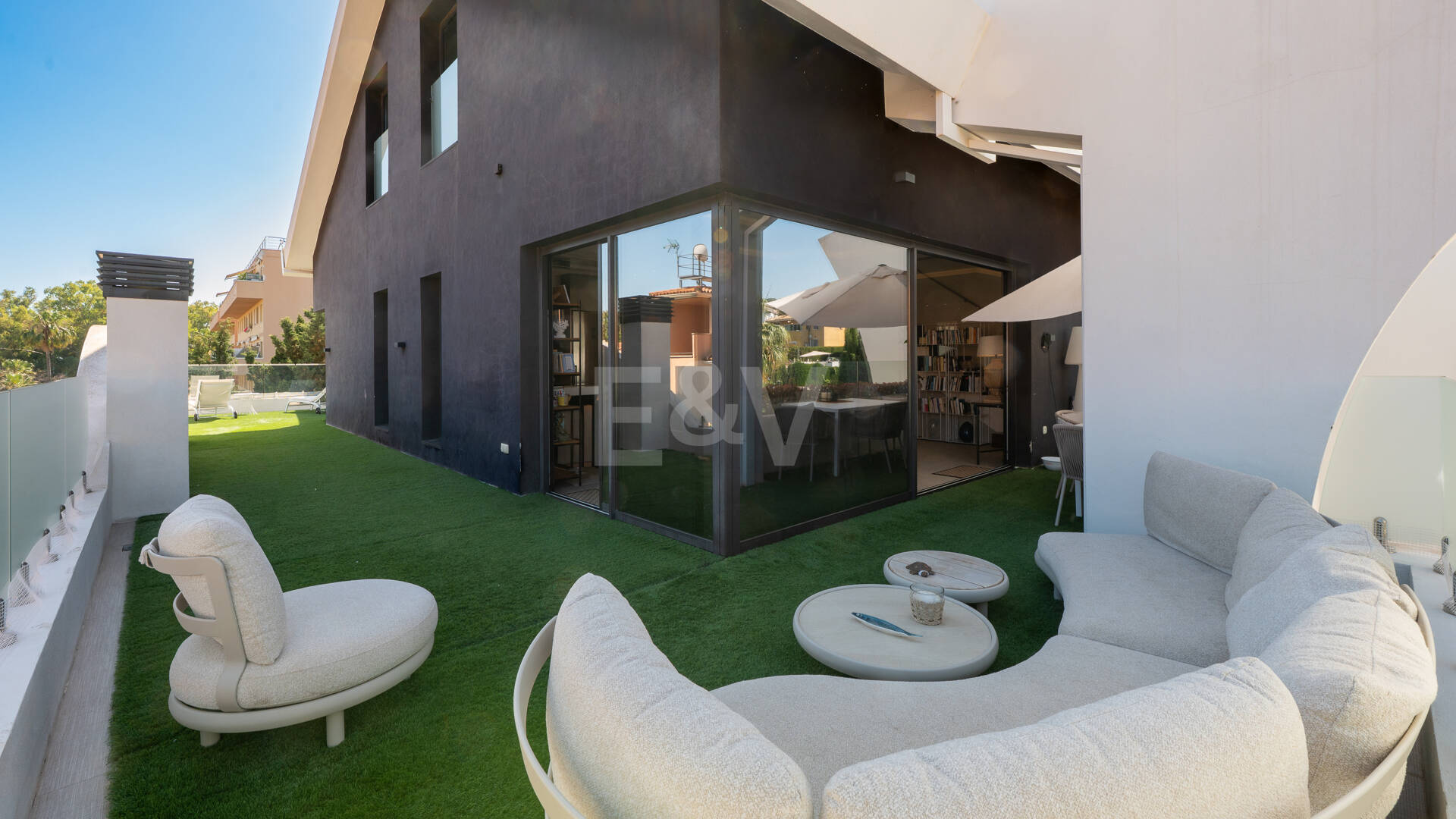 Ático Dúplex cerca de la Playa en Marbesa, Marbella Este