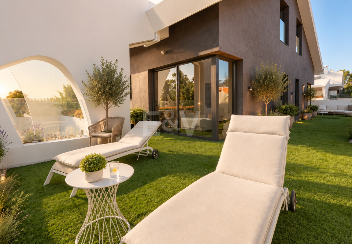 Duplex Penthouse near the Beach in Marbesa, Marbella East