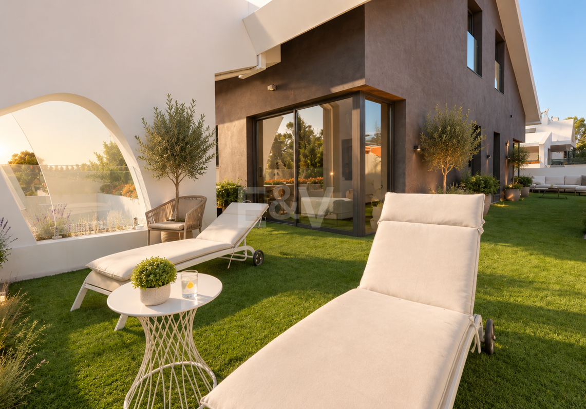 Penthouse en duplex près de la plage à Marbesa, à l'est de Marbella
