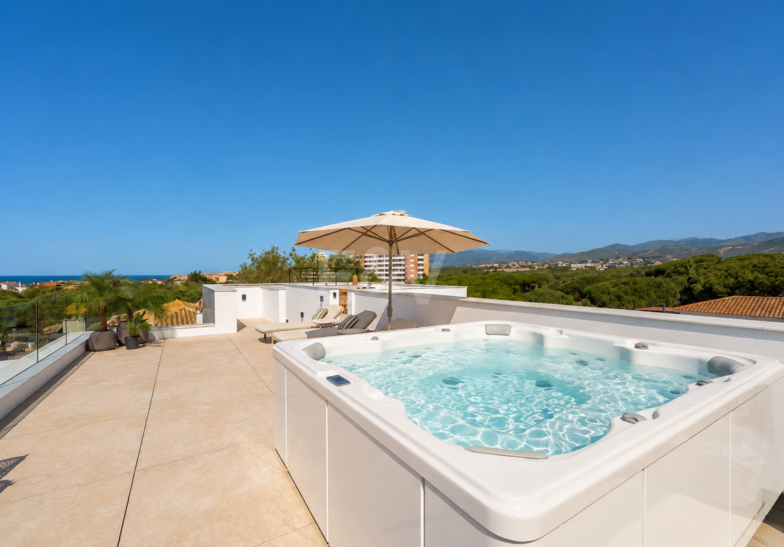 Stilvolle Villa mit Meerblick nahe dem Strand in erstklassiger Lage