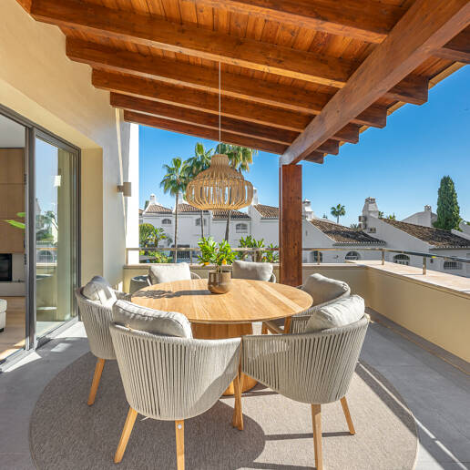 Elegante 3-Schlafzimmer-Wohnung Mit Meerblick in Imara