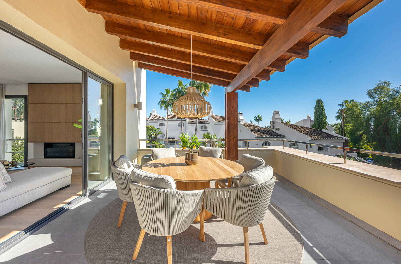 Elegante 3-Schlafzimmer-Wohnung Mit Meerblick in Imara