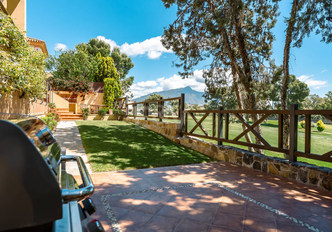 Elegant Frontline Golf Family Villa in Exclusive Gated Community