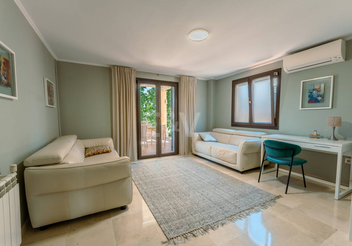 Elegant Frontline Golf Family Villa in Exclusive Gated Community