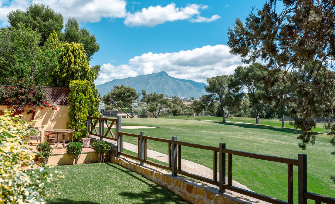 Elegant Frontline Golf Family Villa in Exclusive Gated Community