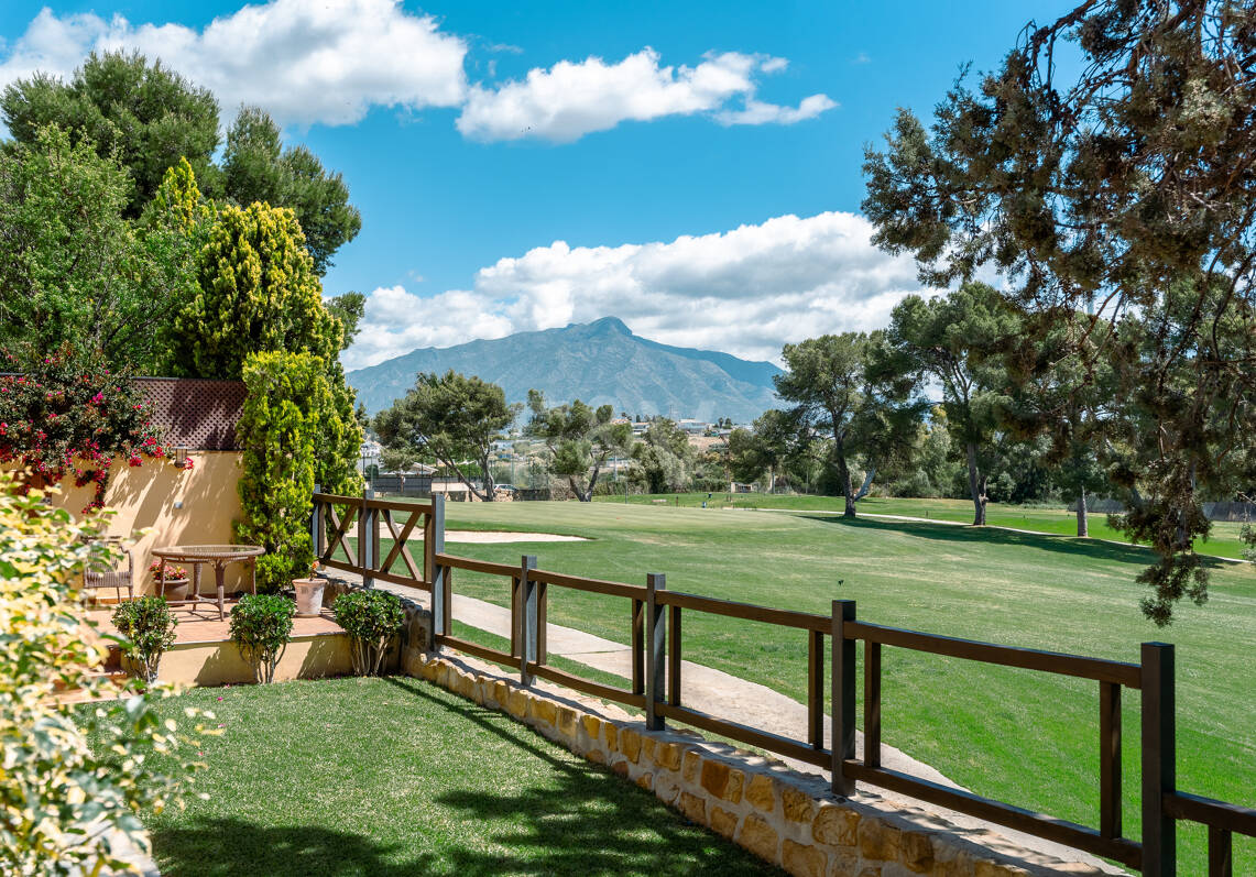 Elegant Frontline Golf Family Villa in Exclusive Gated Community
