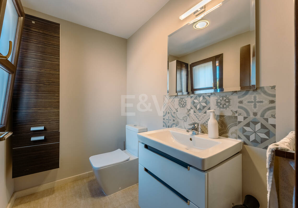Elegant Frontline Golf Family Villa in Exclusive Gated Community