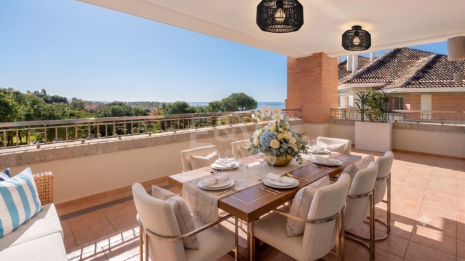 Luxurious Golden Mile Apartment in La Trinidad with Sea and Mountain Views