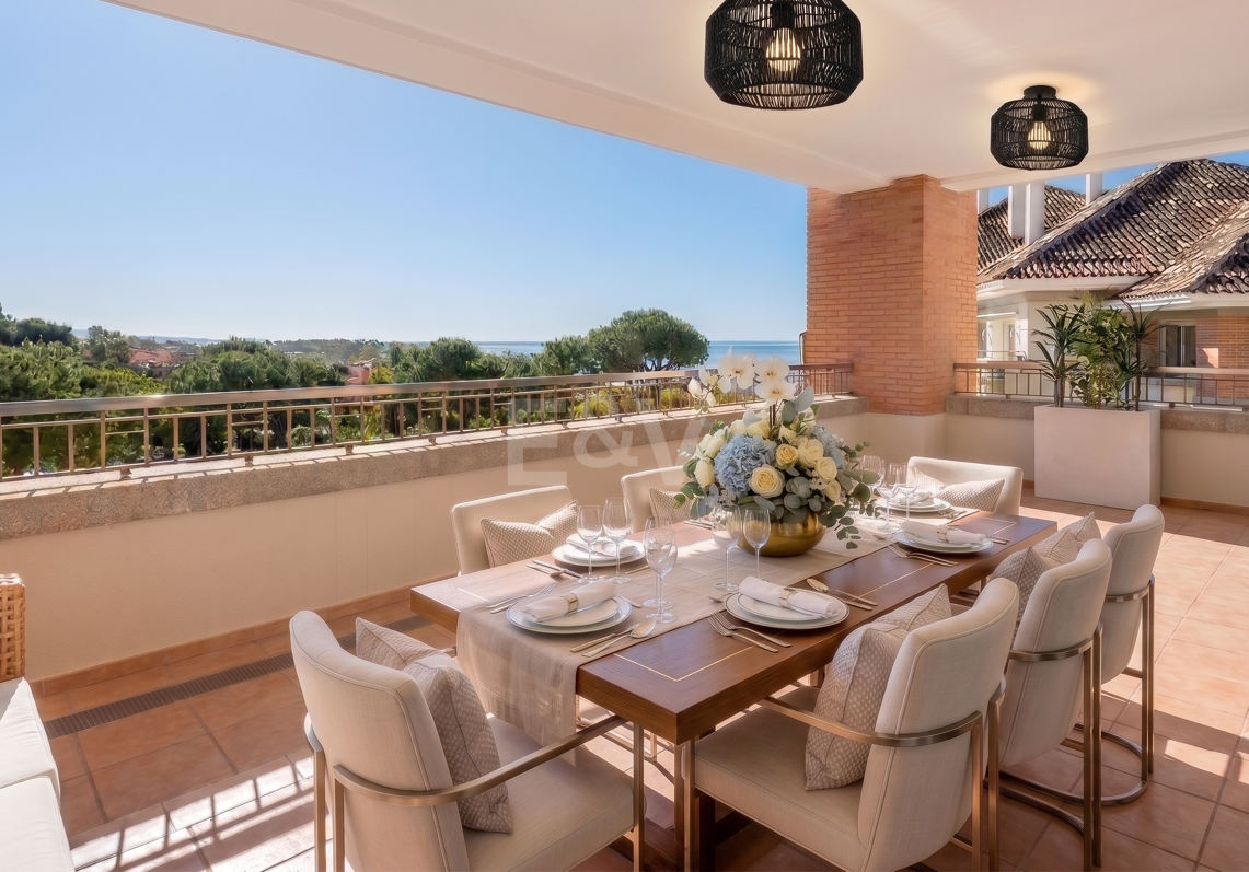 Luxueux Golden Mile Appartement à La Trinidad avec vue sur la mer et la montagne