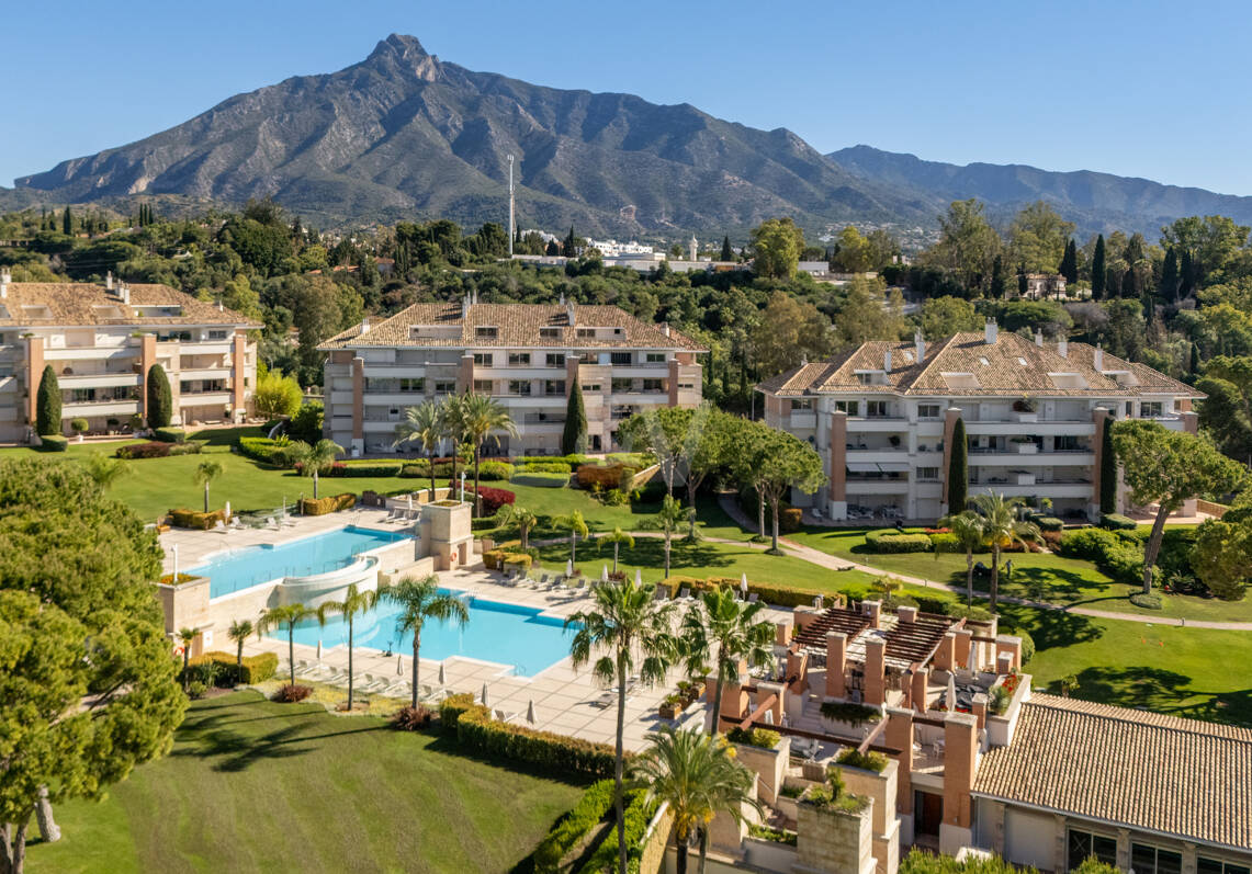 Luxueux Golden Mile Appartement à La Trinidad avec vue sur la mer et la montagne