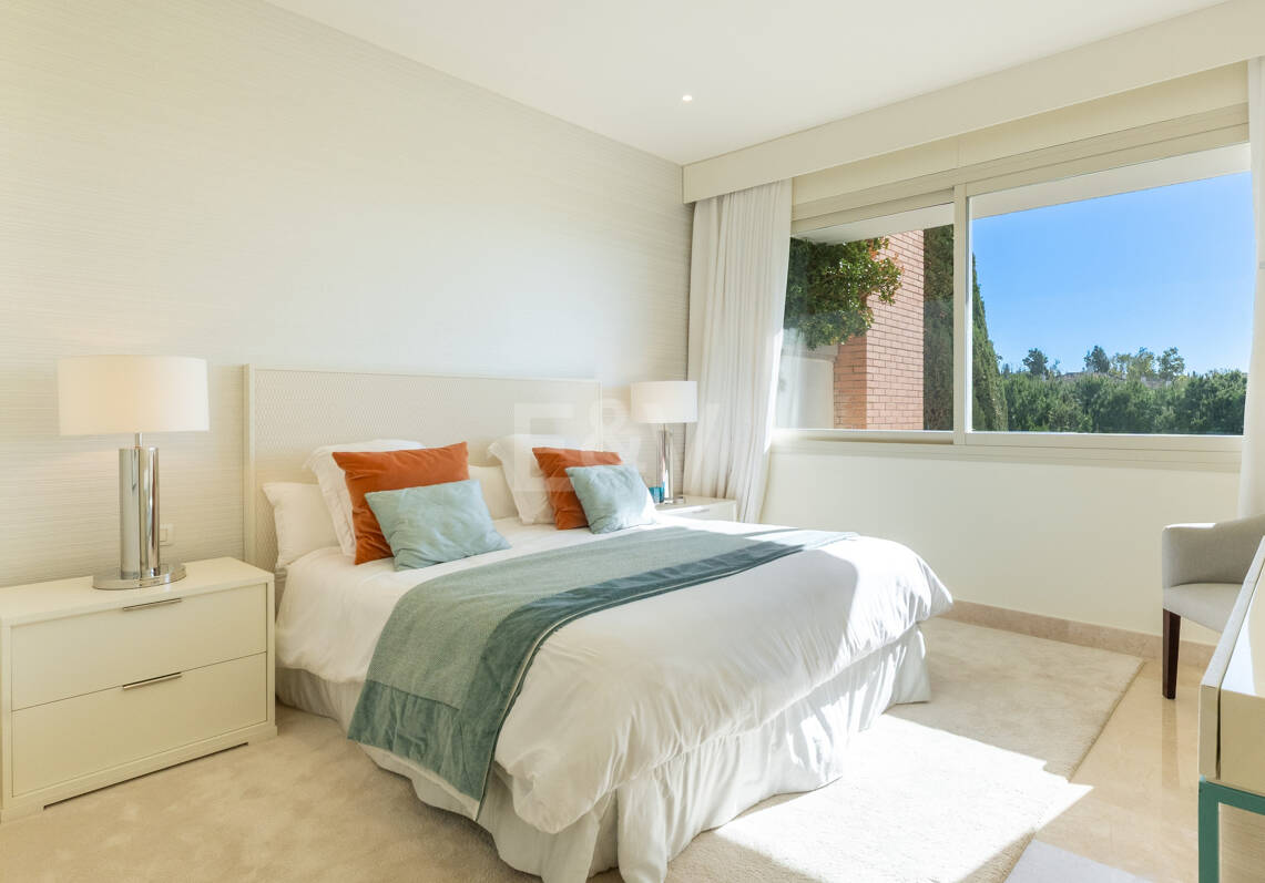 Luxueux Golden Mile Appartement à La Trinidad avec vue sur la mer et la montagne