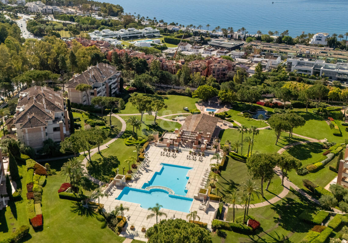 Luxueux Golden Mile Appartement à La Trinidad avec vue sur la mer et la montagne