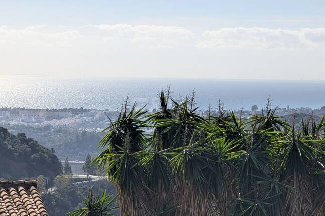 Stilvoll Gestaltetes Zuhause mit Beeindruckendem Panoramablick und Touristenlizenz