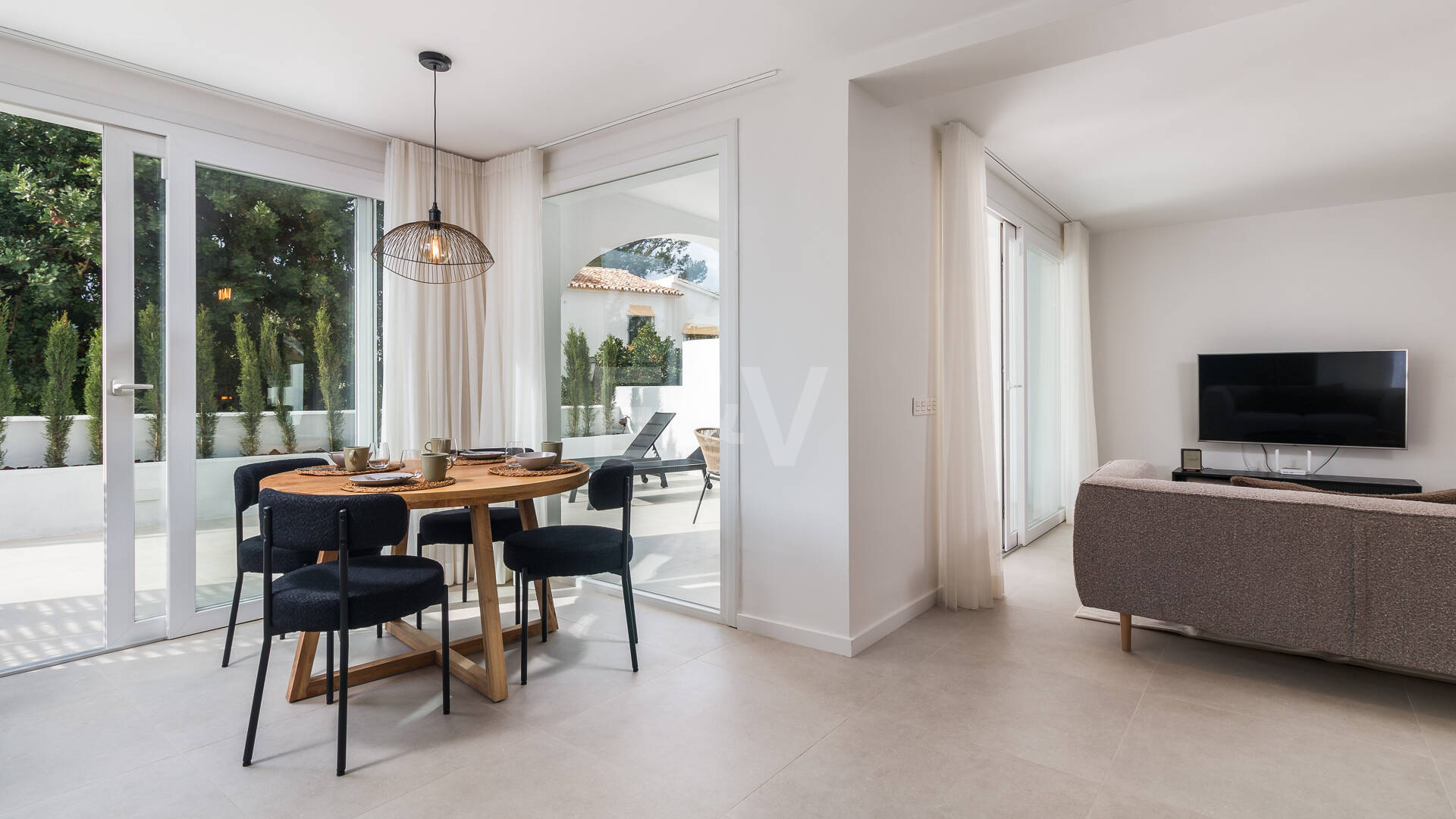 Stilvoll Gestaltetes Zuhause mit Beeindruckendem Panoramablick und Touristenlizenz