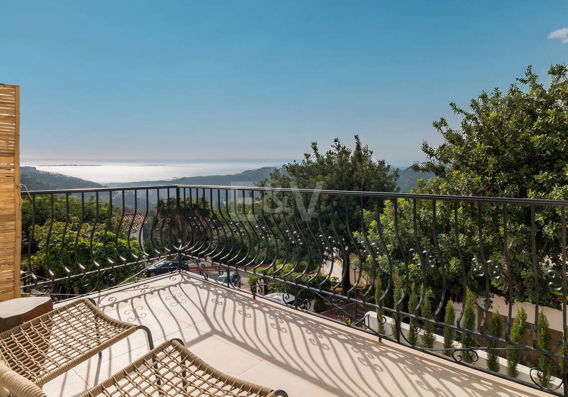 Villa semi-détachée avec vue panoramique & licence touristique