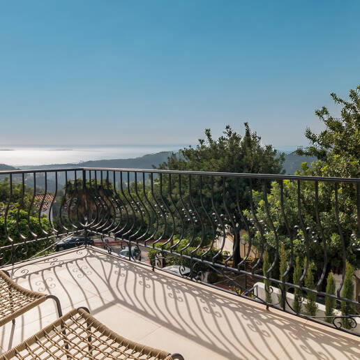 Stilvoll Gestaltetes Zuhause mit Beeindruckendem Panoramablick und Touristenlizenz