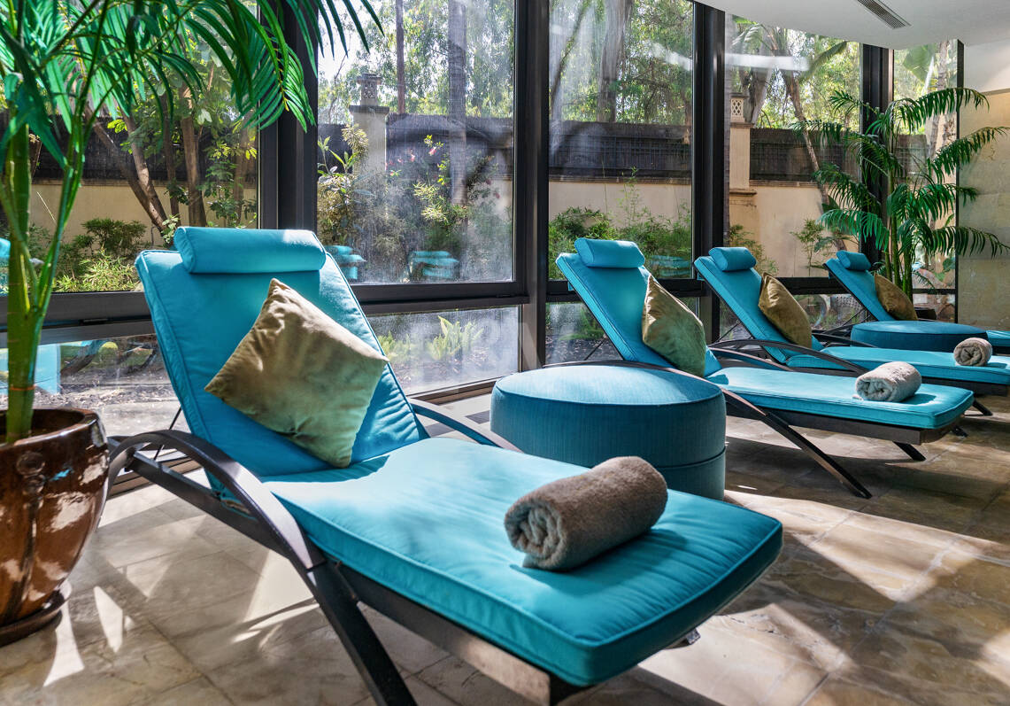 Luxus-Strandapartment in erster Reihe in Laguna de Banús mit Panoramablick aufs Meer