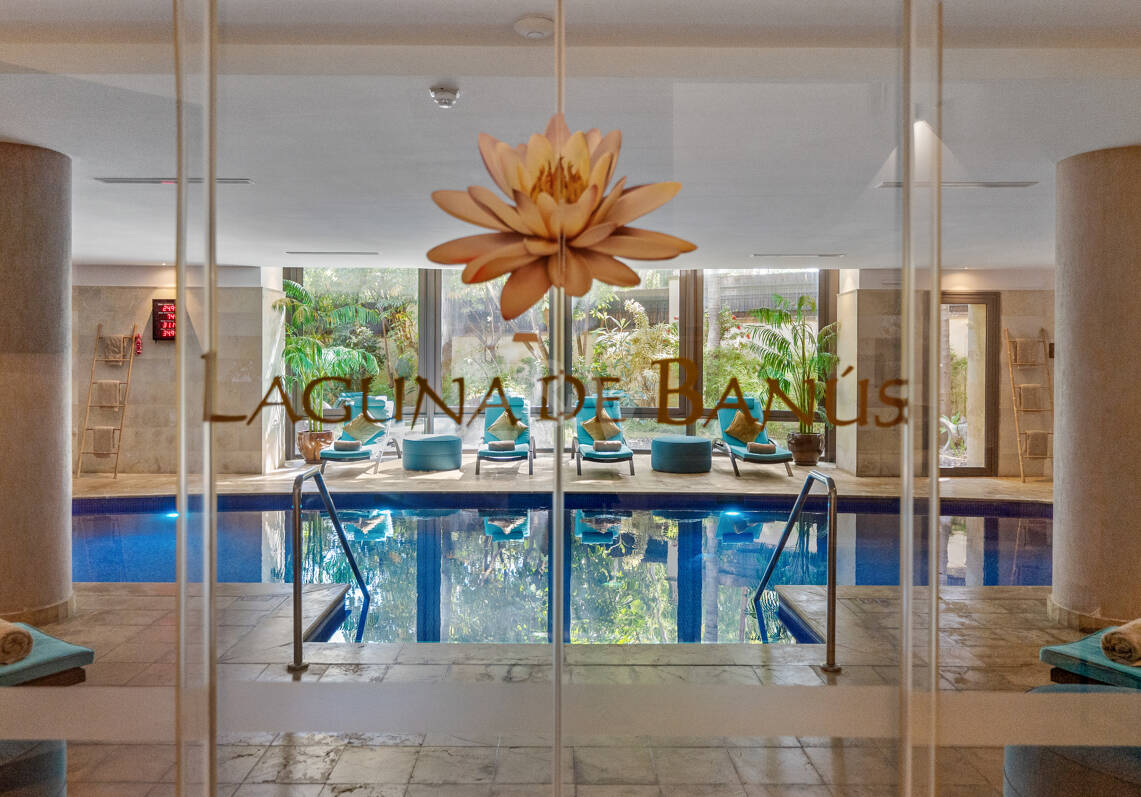Luxus-Strandapartment in erster Reihe in Laguna de Banús mit Panoramablick aufs Meer