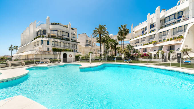 Elegant Duplex Beachside Appartement au coeur de Marbella