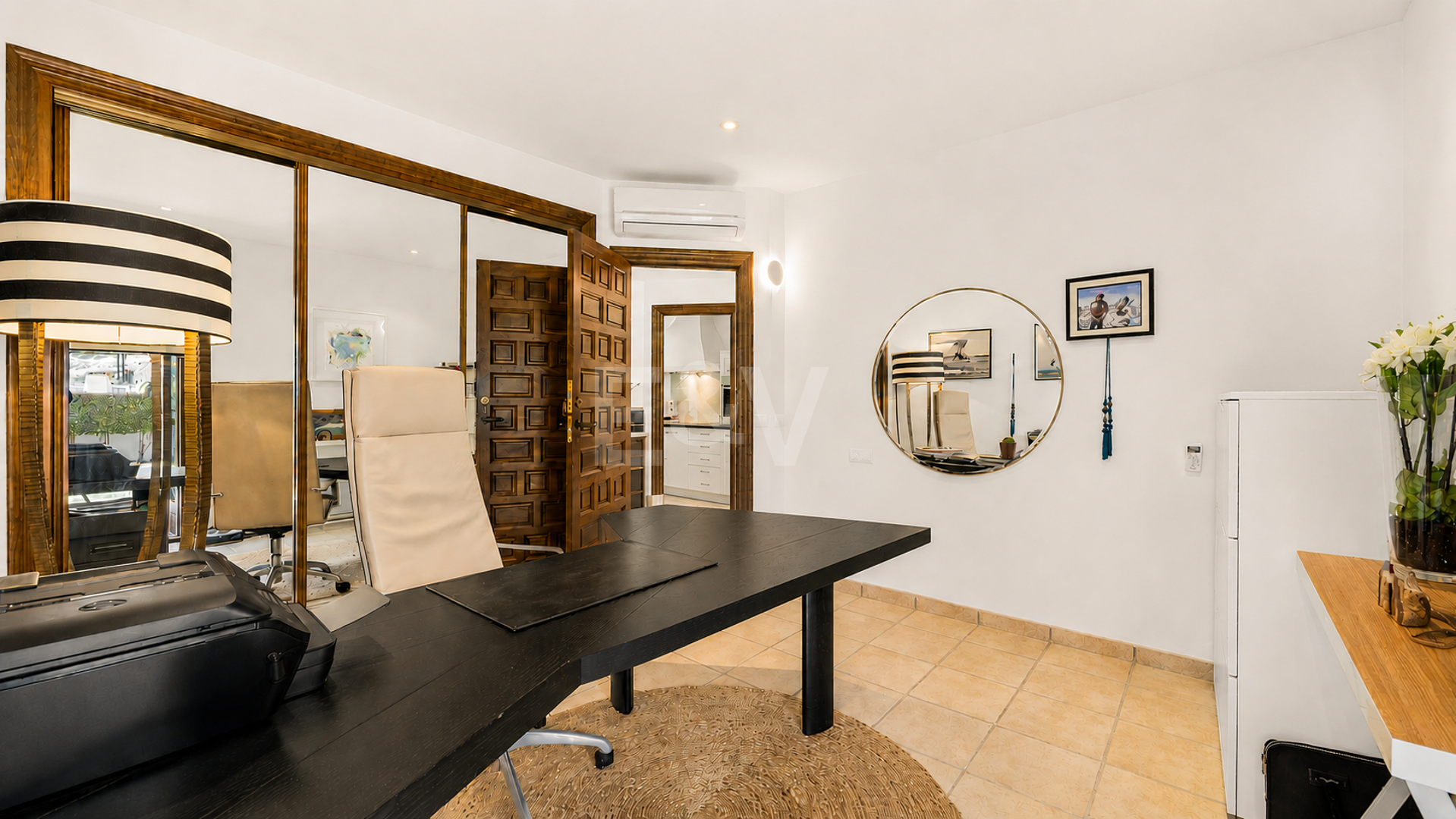 Villa am Strand mit Gästehaus und privatem Pool