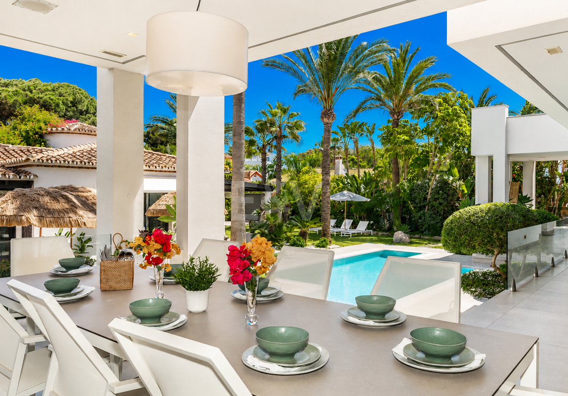 Villa am Strand mit Gästehaus und privatem Pool