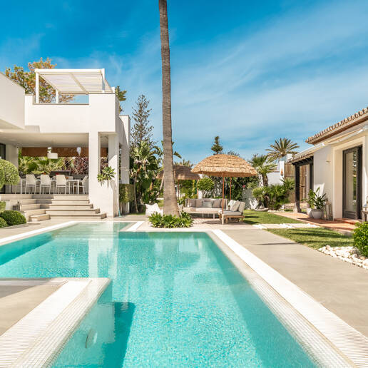Villa am Strand mit Gästehaus und privatem Pool