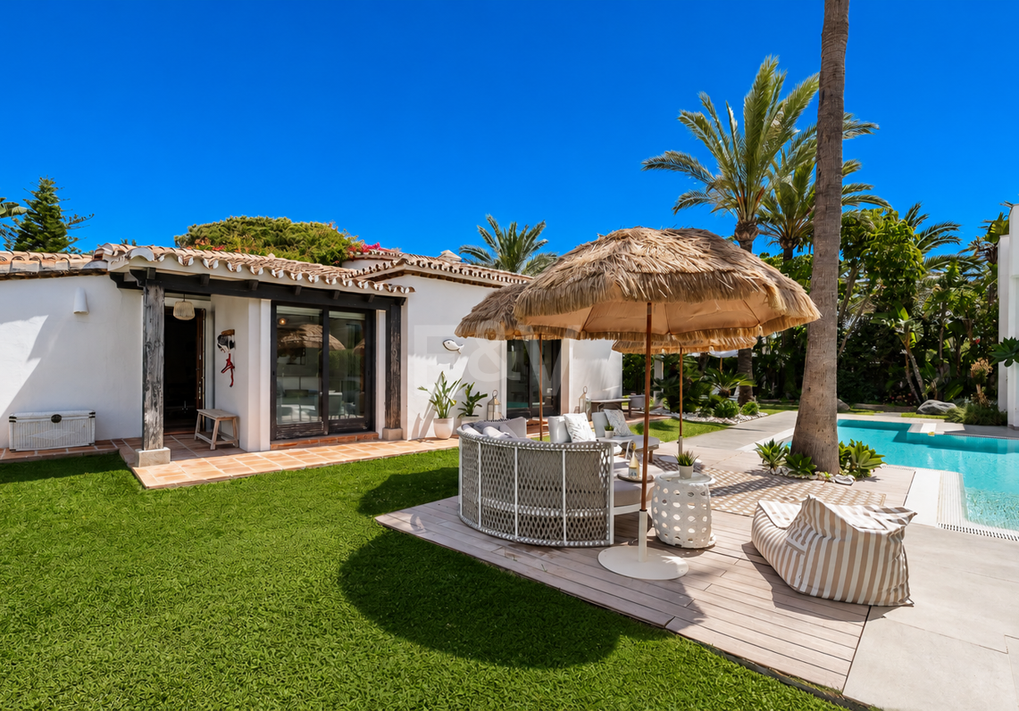 Villa am Strand mit Gästehaus und privatem Pool