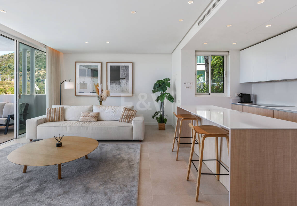 Exclusive Investment Opportunity with Panoramic Views in Palo Alto Marbella