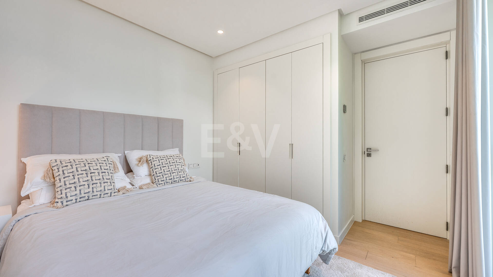 Exclusive Investment Opportunity with Panoramic Views in Palo Alto Marbella