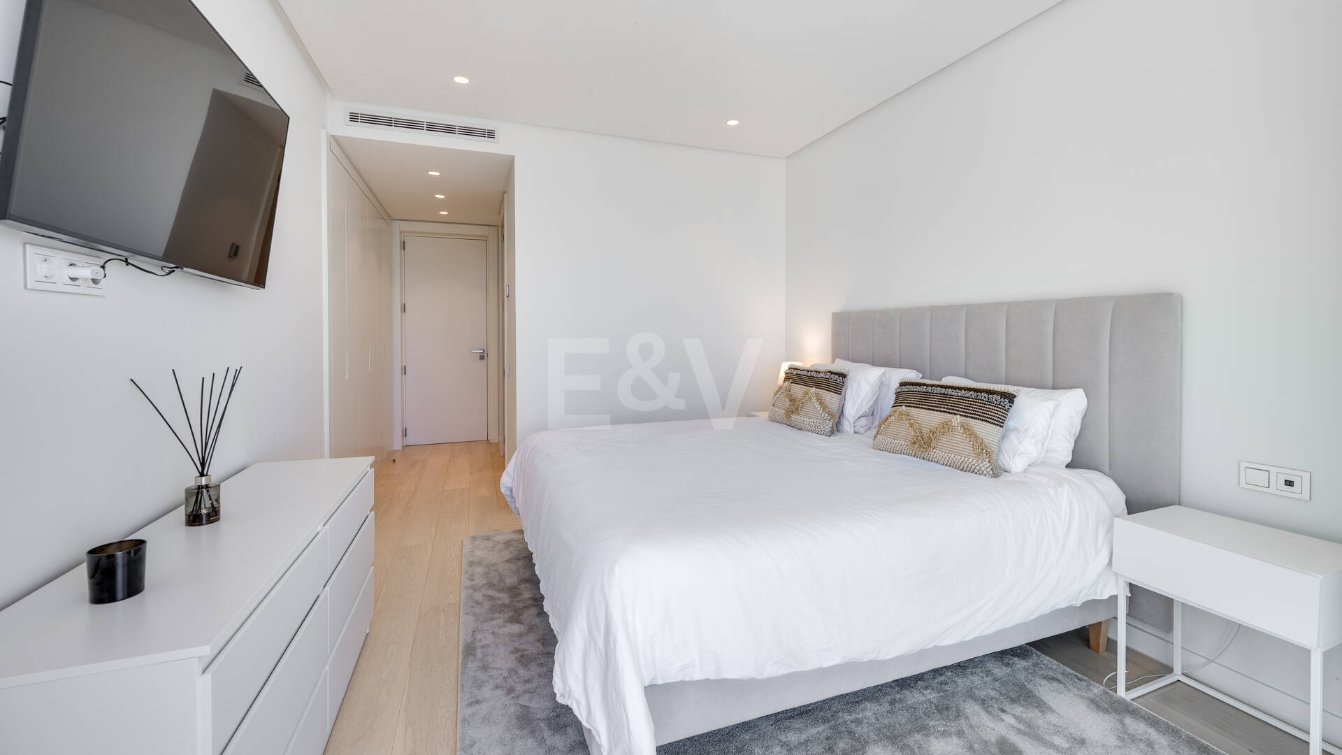 Exclusive Investment Opportunity with Panoramic Views in Palo Alto Marbella