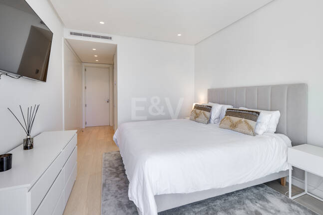 Exclusive Investment Opportunity with Panoramic Views in Palo Alto Marbella